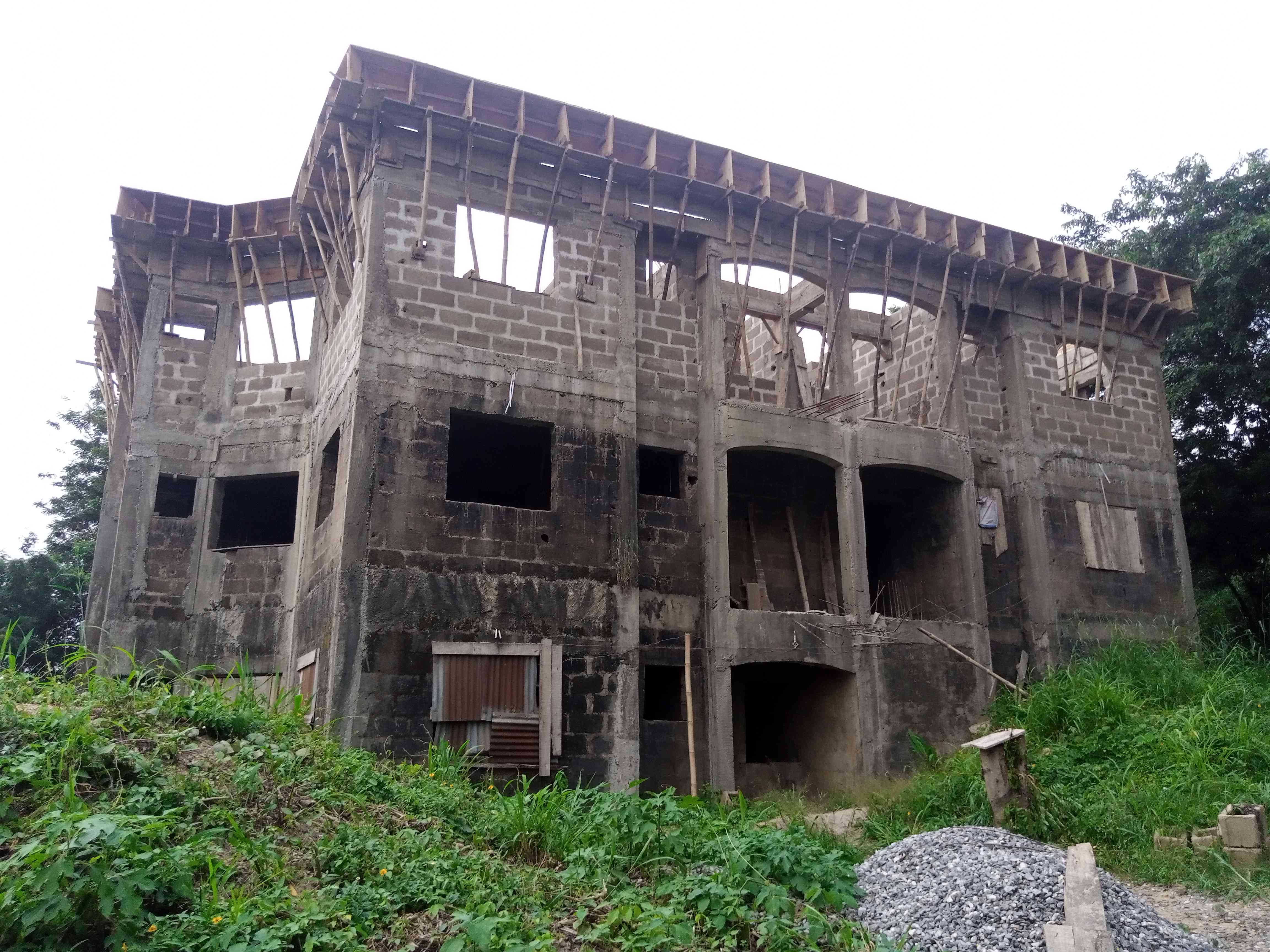 Construction Of 1 No Storey Building Consisting Of 16 Self Contained Rooms For House Officers And Interns