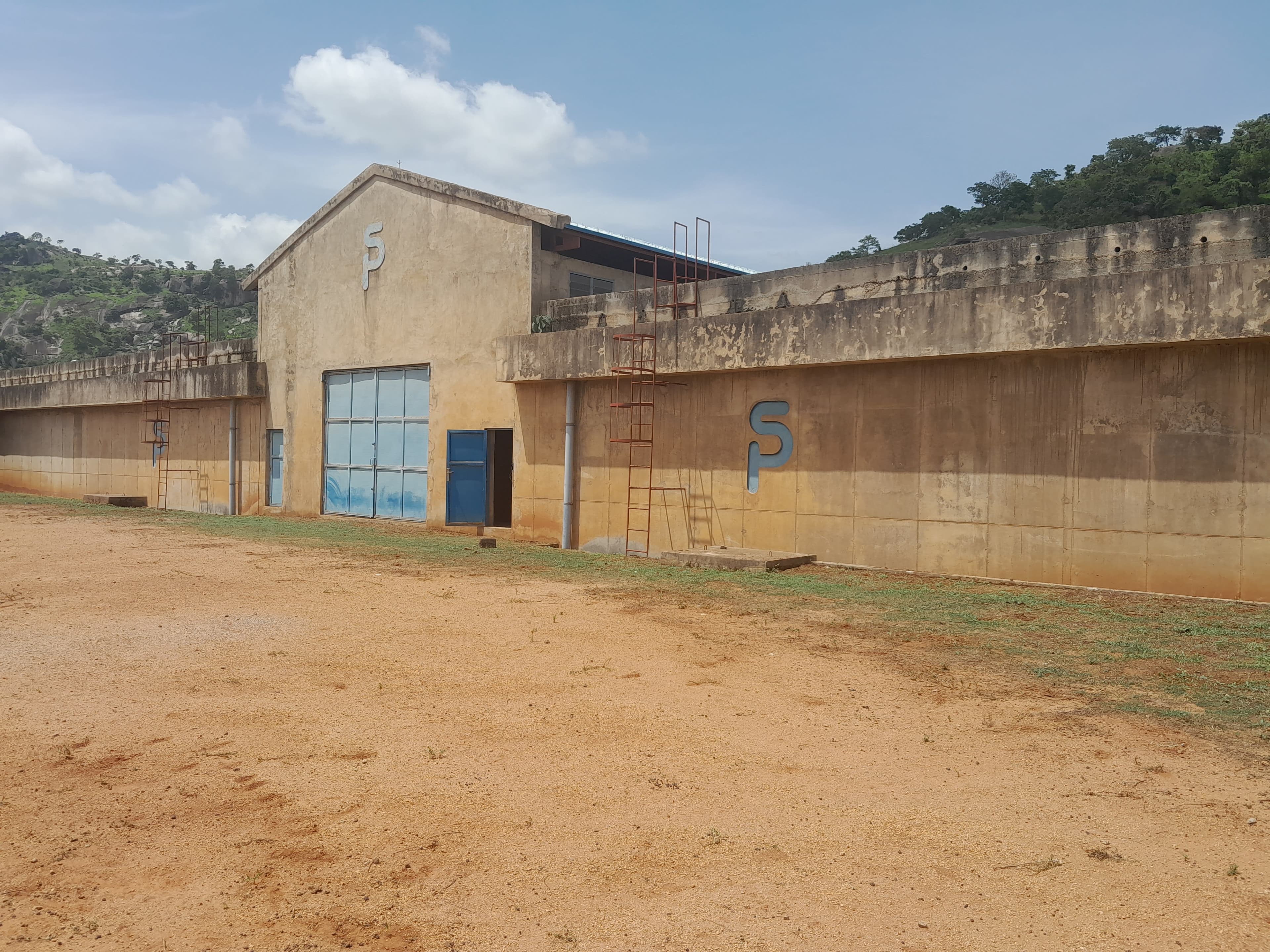 Construction Of Tank 1 & 6 And Associated Trunk Mains (Water
Supply To Phase Iii Districts)
