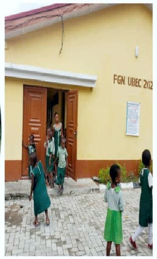 Renovation And Furnishing Of Two (2) Blocks Of Seventeen (17) Classroom To Ansarudeen Nur/Primary School, Babatunde, Surulere 1, Lagos State